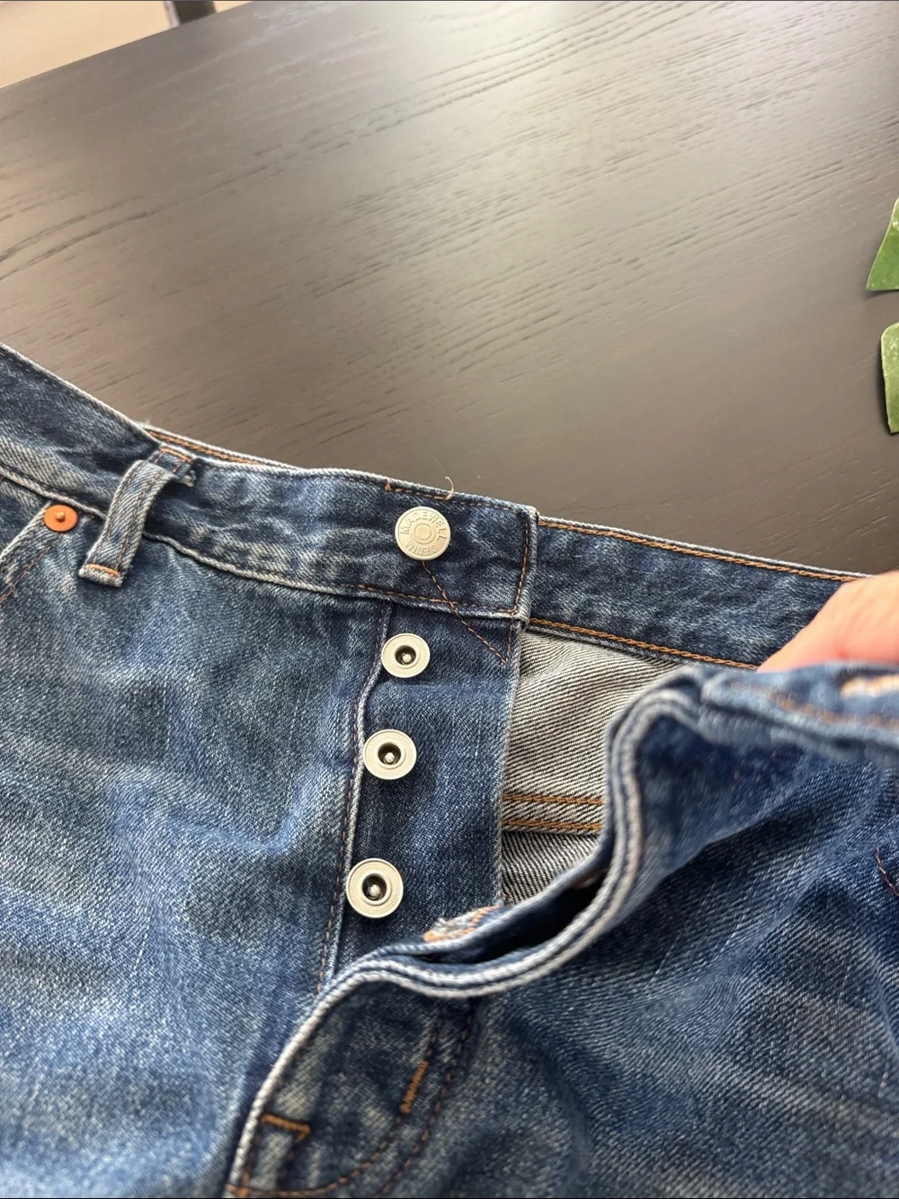Madewell Darted Barrel Leg Jeans in Medium Blue Wash size 29 - Picture 8 of 8